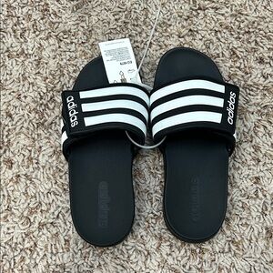 NWT Adidas Black and White Striped Slides, youth sz 2